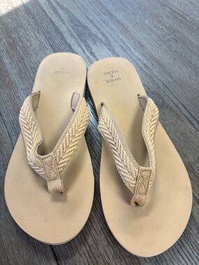 Shade & Shore Women's Tan Woven Strap Flip Flops Size 6